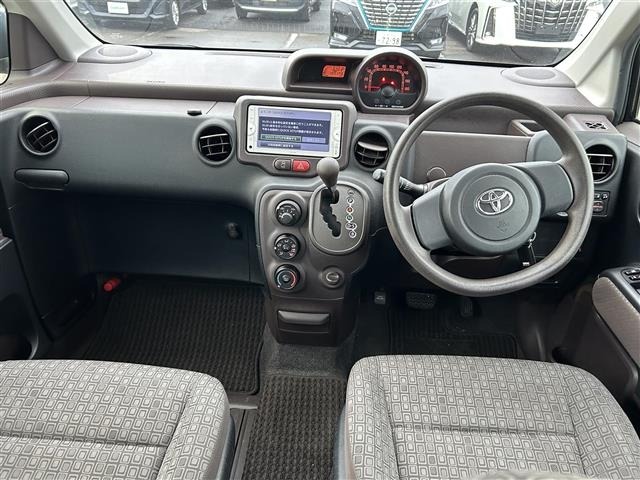 Toyota SPADE 2012 8424069-2