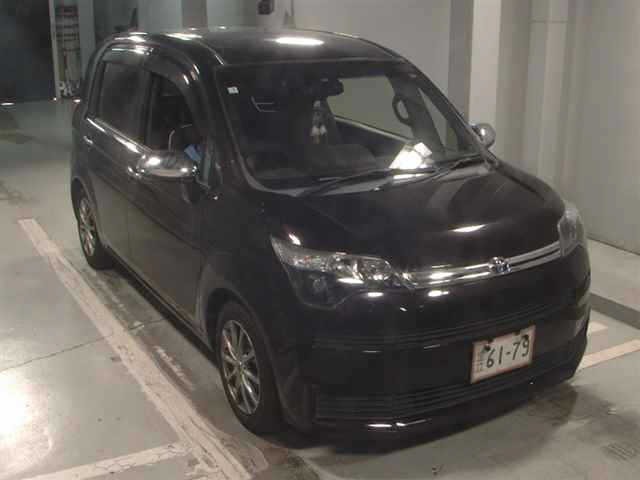 Toyota SPADE 2015 8424092-0