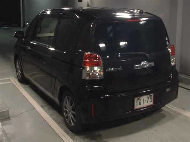 Toyota SPADE 2015 8424092-1