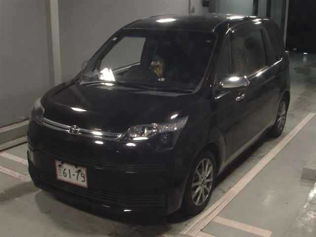 Toyota SPADE 2015 8424092-4