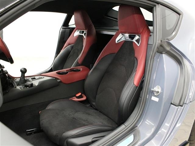 Toyota SUPRA 2025 8427259-5