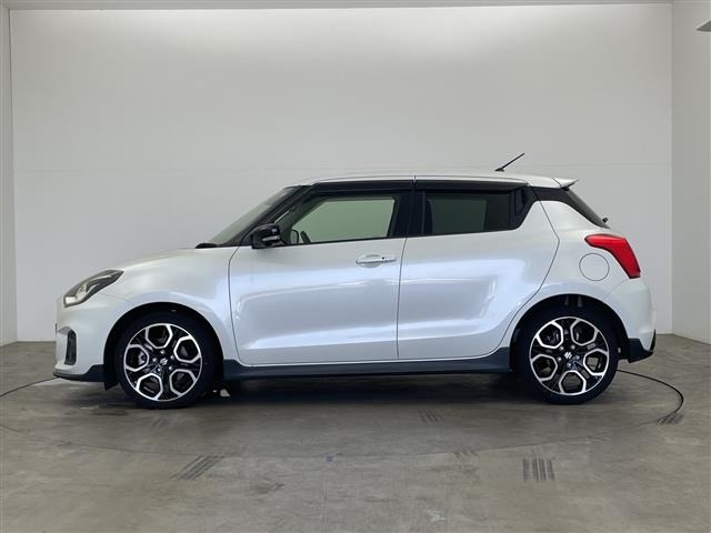 Suzuki SWIFT 2022 8421934-2