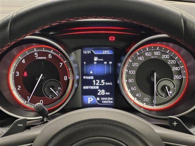 Suzuki SWIFT 2023 8421935-11