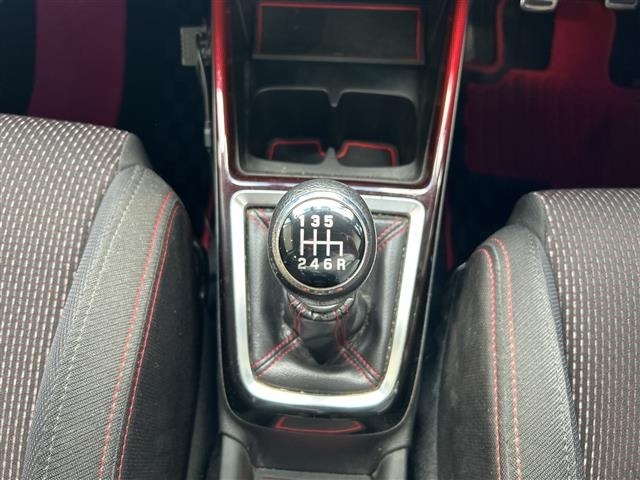 Suzuki SWIFT 2018 8421990-5