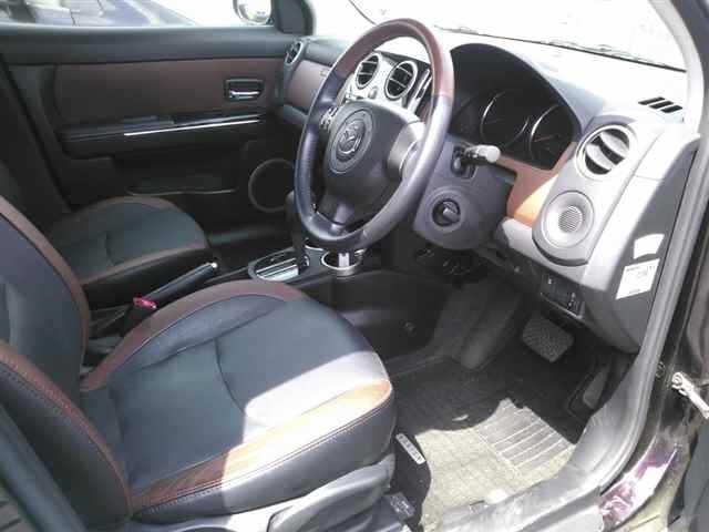 Mazda VERISA 2007 8431438-3