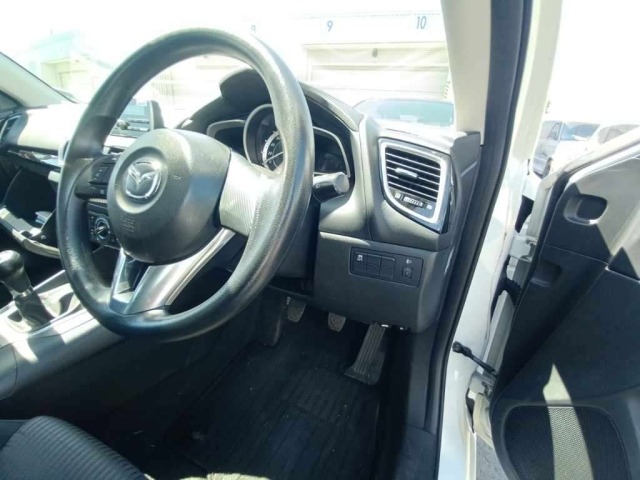 Mazda AXELA 2015 8452198-9