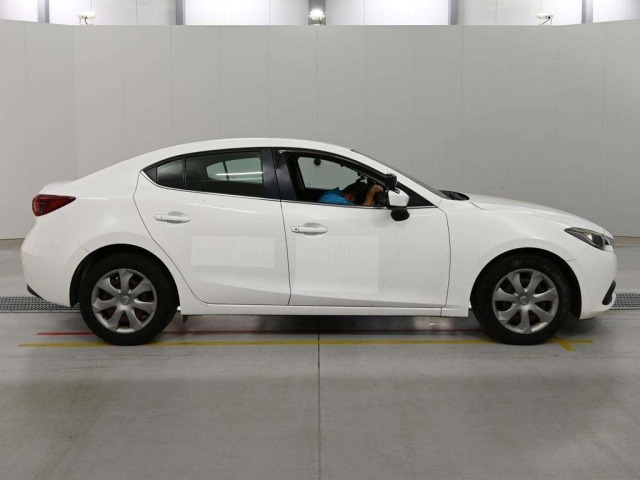 Mazda AXELA 2016 8452199-3