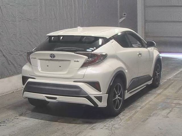 Toyota C-HR 2017 8456173-1