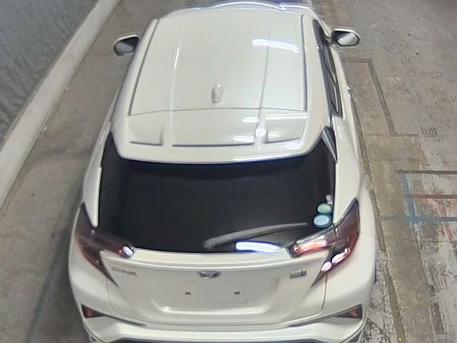 Toyota C-HR 2017 8456173-6