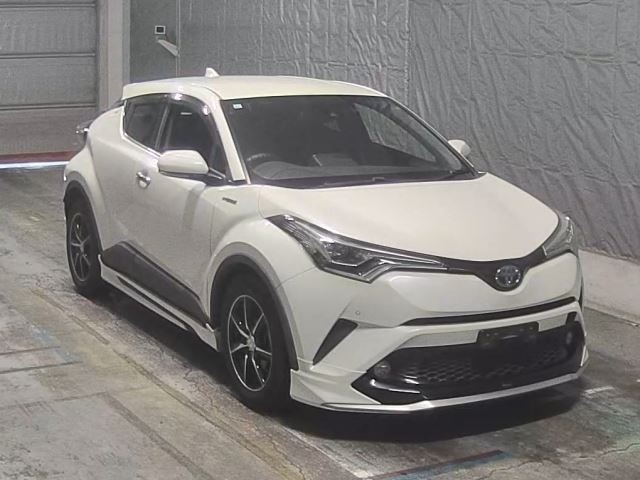 Toyota C-HR 2017 8456173-7