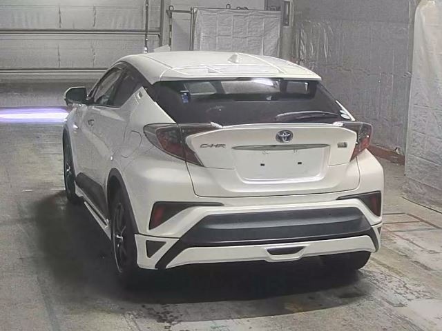 Toyota C-HR 2017 8456173-8