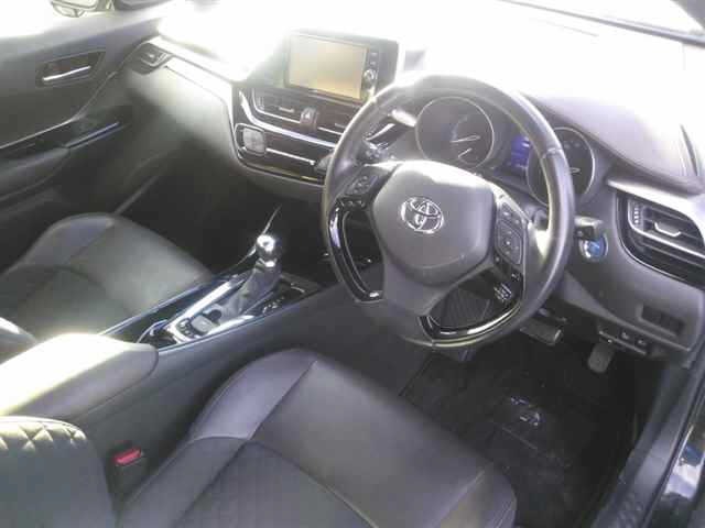 Toyota C-HR 2017 8456177-3