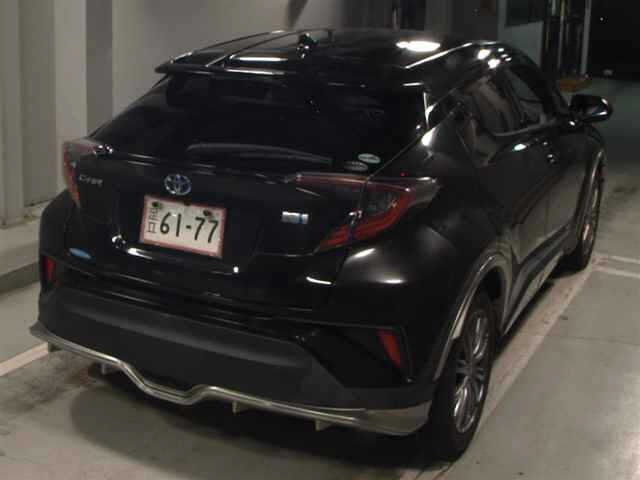Toyota C-HR 2017 8456177-5