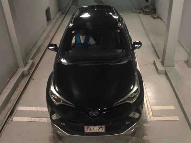 Toyota C-HR 2017 8456177-6