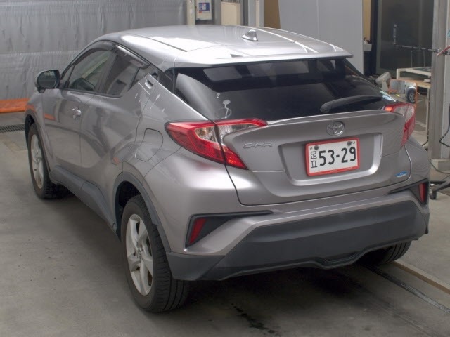 Toyota C-HR 2017 8456178-1