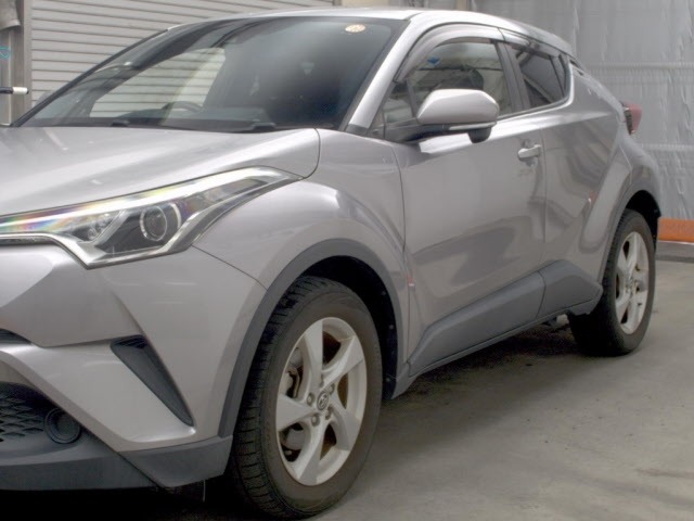 Toyota C-HR 2017 8456178-4