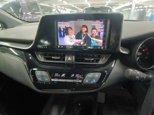 Toyota C-HR 2019 8456182-11