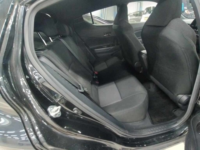 Toyota C-HR 2019 8456182-12