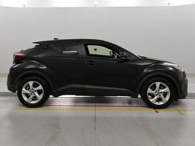 Toyota C-HR 2019 8456182-3
