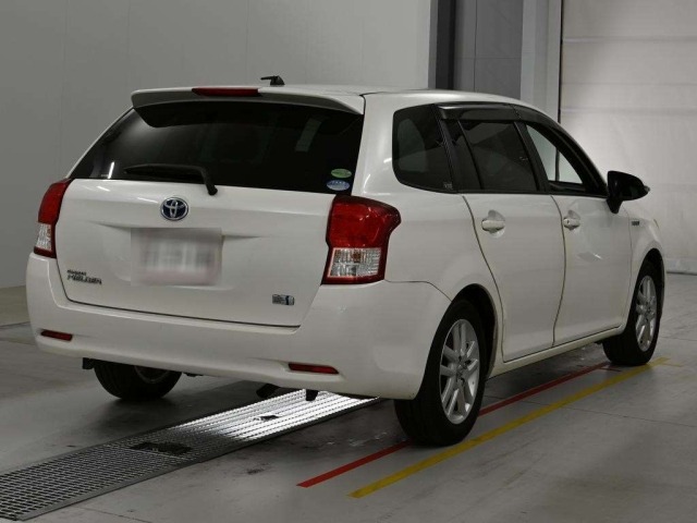 Toyota COROLLA FIELDER 2013 8456843-1