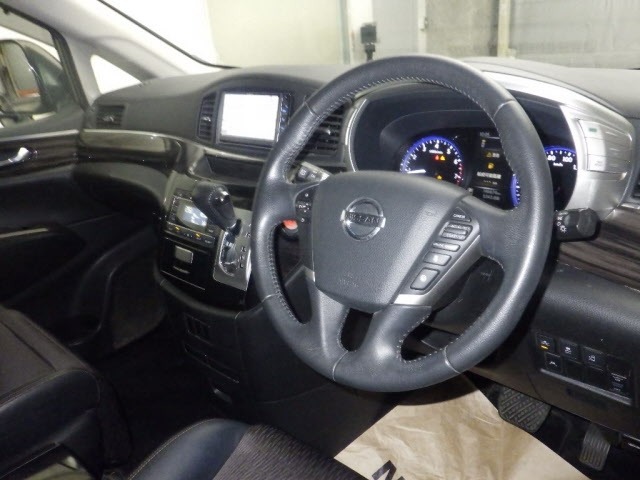 Nissan ELGRAND 2020 8454623-3