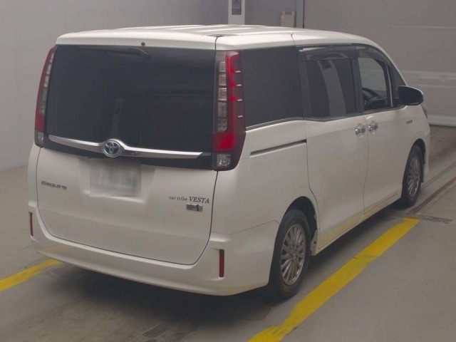 Toyota ESQUIRE 2015 8464330-1