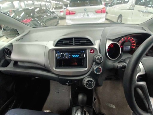 Honda FIT 2010 8444683-11