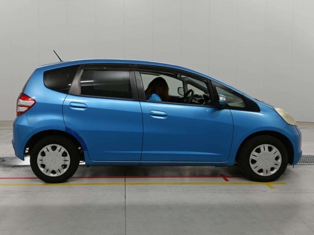 Honda FIT 2010 8444683-3