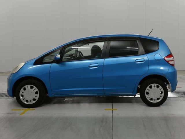 Honda FIT 2010 8444683-4