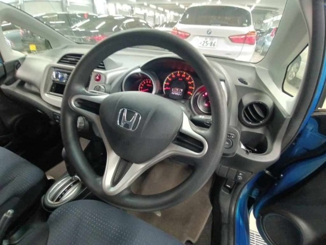 Honda FIT 2010 8444683-9