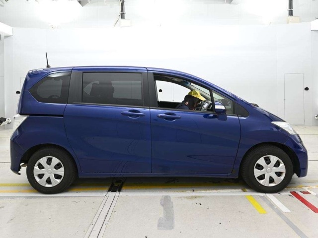 Honda FREED 2013 8456105-3