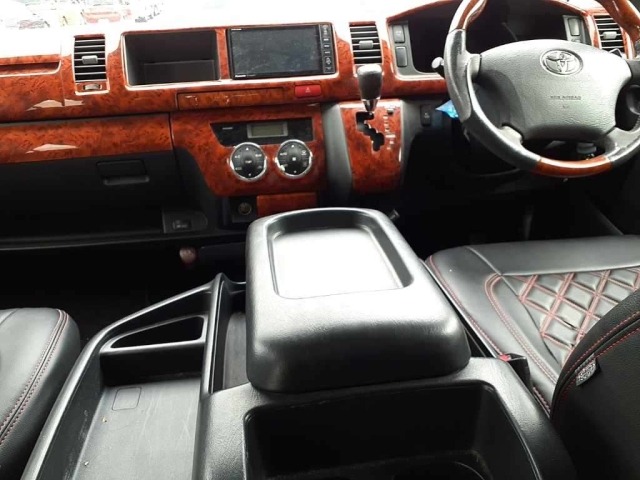 Toyota HIACE WAGON 2011 8443495-11
