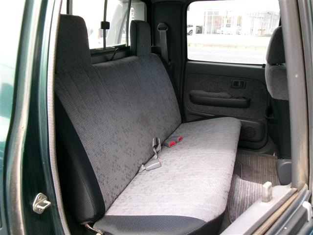 Toyota HILUX 2002 8448111-21