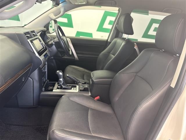 Toyota LAND CRUISER PRADO 2017 8463332-10