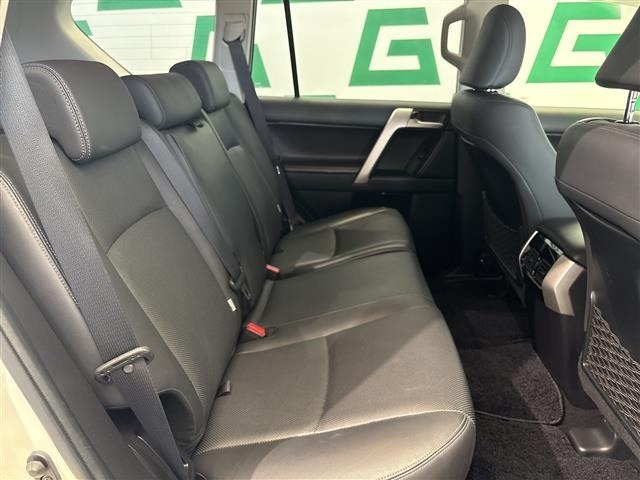 Toyota LAND CRUISER PRADO 2017 8463332-11