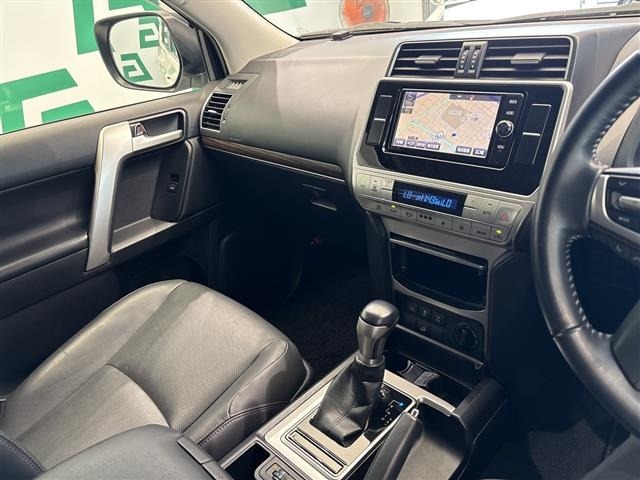 Toyota LAND CRUISER PRADO 2017 8463332-22