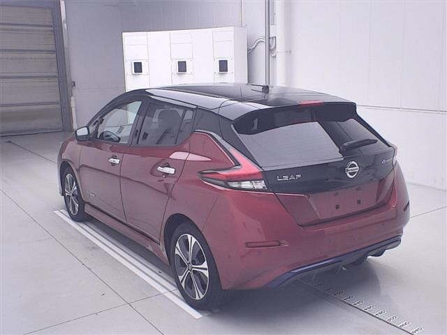 Nissan LEAF 2019 8456359-1