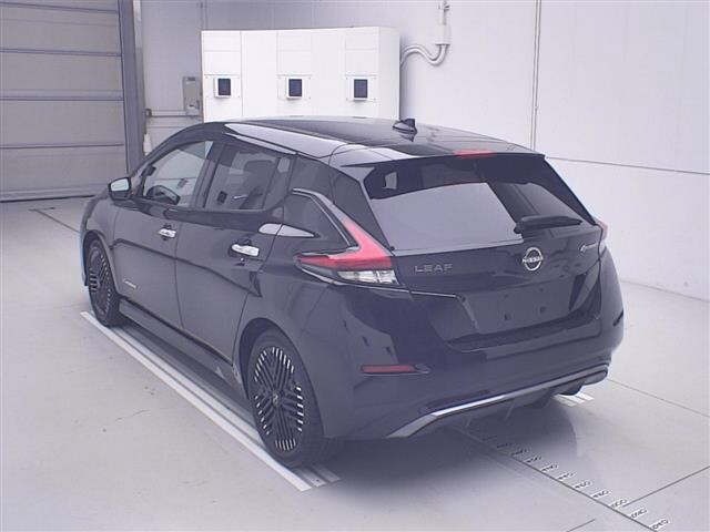 Nissan LEAF 2022 8456360-1