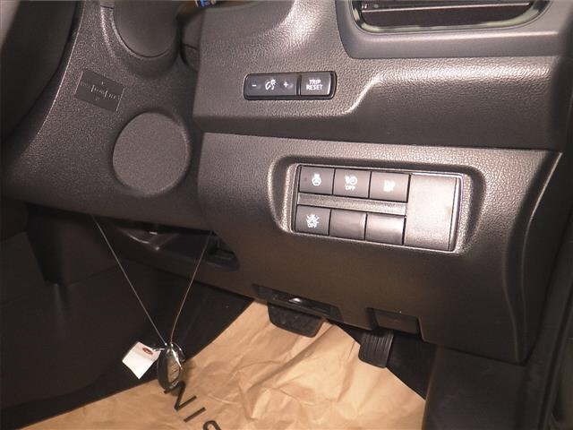 Nissan LEAF 2022 8456360-8