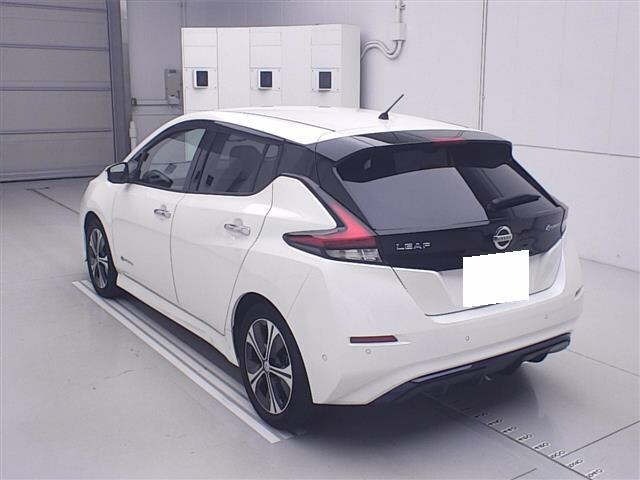 Nissan LEAF 2018 8456368-1