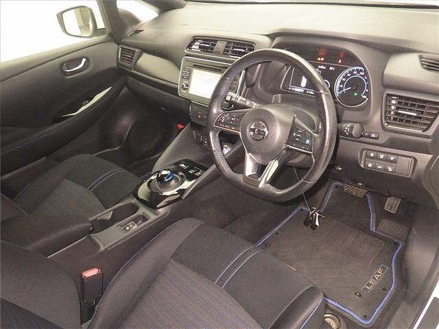 Nissan LEAF 2018 8456368-3