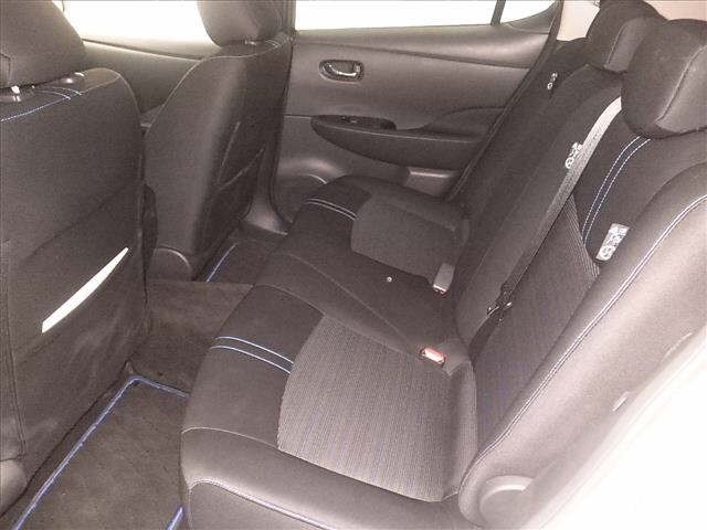 Nissan LEAF 2018 8456368-7