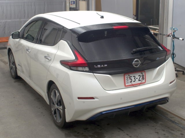 Nissan LEAF 2017 8456381-1