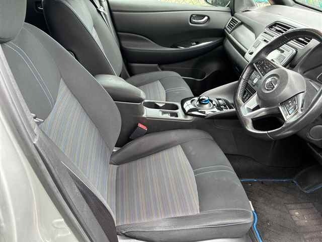 Nissan LEAF 2019 8456406-7