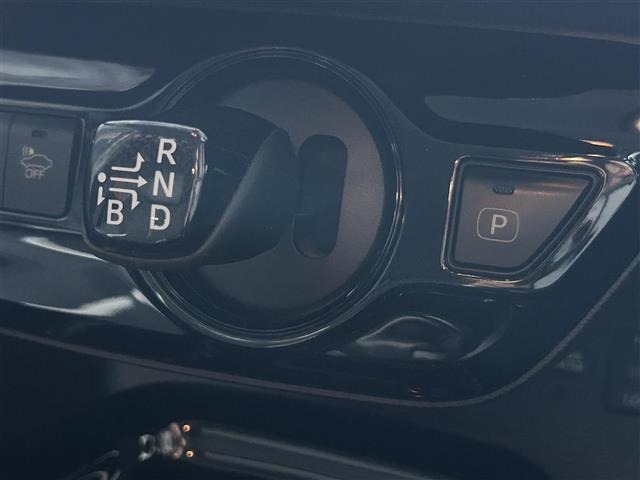 Toyota PRIUS PHV 2018 8455857-11