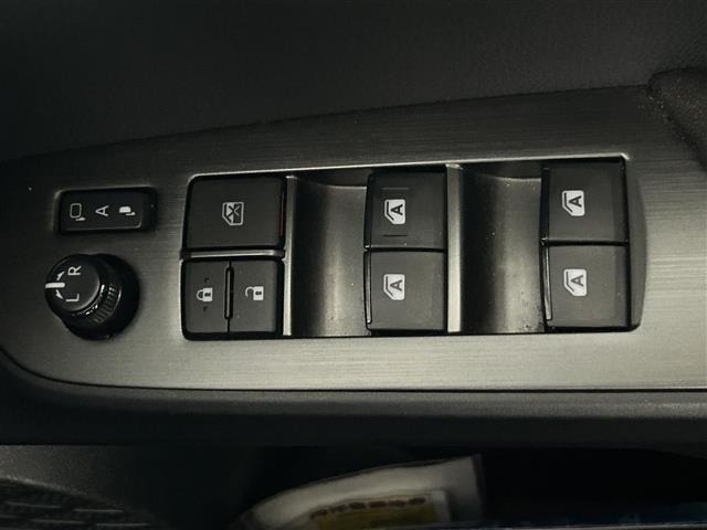Toyota PRIUS PHV 2018 8455857-6