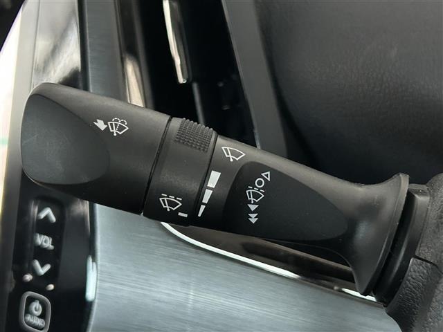 Toyota PRIUS PHV 2018 8455857-7