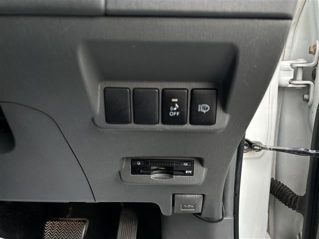 Toyota PRIUS 2012 8454203-6