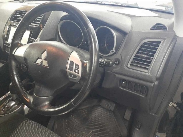 Mitsubishi RVR 2013 8460179-9