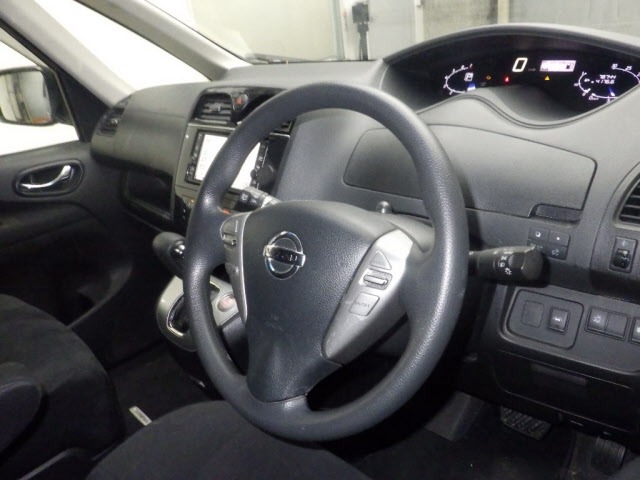 Nissan SERENA 2016 8456168-3